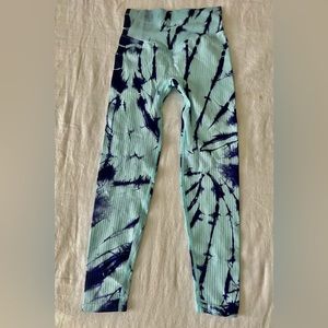 XS Victorias Secret Pink tie dyed ribbed leggings - purple and light blue